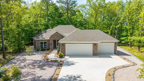 22 Estrella Cir, Hot Springs Village, AR 71909