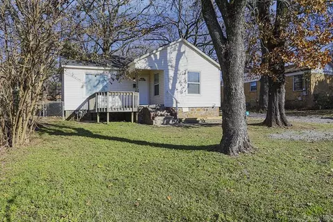 1701 Parkway Dr, North Little Rock, AR 72118