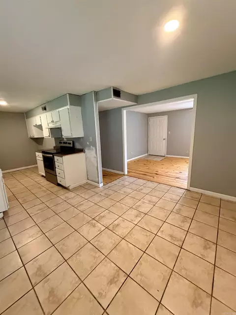 Kitchen - 226 Walden, Benton, AR 72015 photo 2 of 6