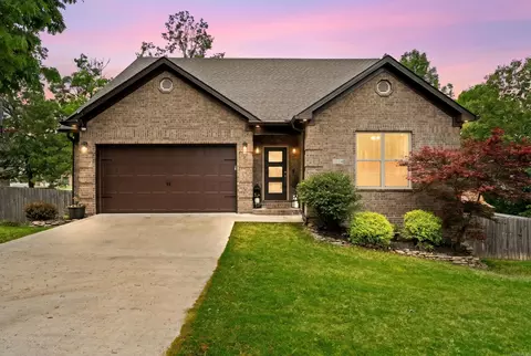 109 Sienna Lake Ln, Little Rock, AR 72210