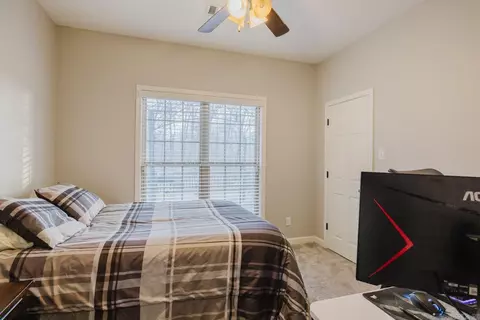 Bedroom - 10676 Hinds Rd, Benton, AR 72019 photo 4 of 4