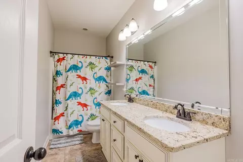 Bath - 10676 Hinds Rd, Benton, AR 72019 photo 5 of 5
