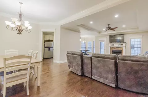 Entry Way - 10676 Hinds Rd, Benton, AR 72019 photo 2 of 2