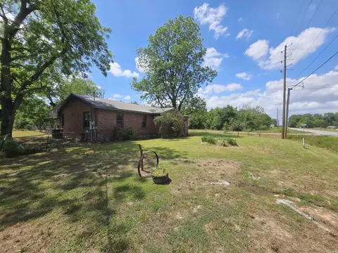 Exterior - 933 Skipper Bridge Rd, Dermott, AR 71638 photo 3 of 7