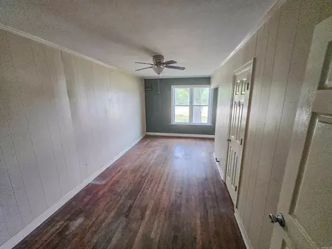 Bedroom - 933 Skipper Bridge Rd, Dermott, AR 71638 photo 1 of 3