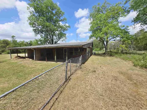 Exterior - 933 Skipper Bridge Rd, Dermott, AR 71638 photo 4 of 7