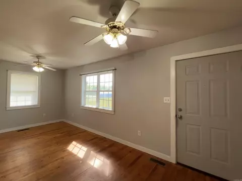 Living - 6468 Congo Rd, Benton, AR 72019 photo 2 of 4