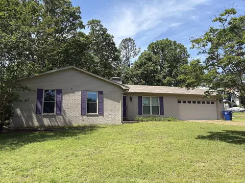 50 Hightrail Dr, Maumelle, AR 72113