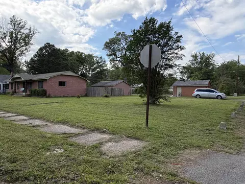 Exterior - 1903 W 25th, Pine Bluff, AR 71603 photo 2 of 6