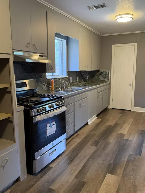 Kitchen - 1903 W 25th, Pine Bluff, AR 71603 photo 2 of 2