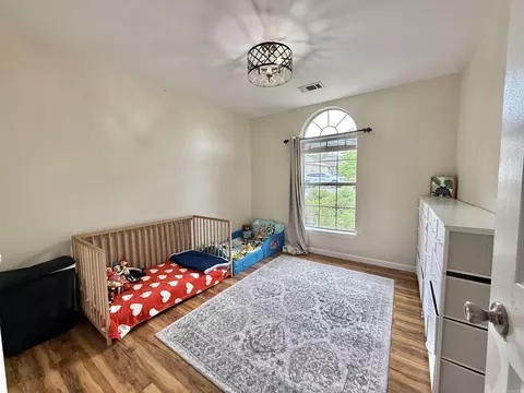 Bedroom - 13725 Apple Glen Cv, Alexander, AR 72002 photo 2 of 3