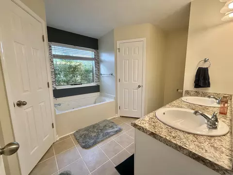 Bath - 13725 Apple Glen Cv, Alexander, AR 72002 photo 2 of 4