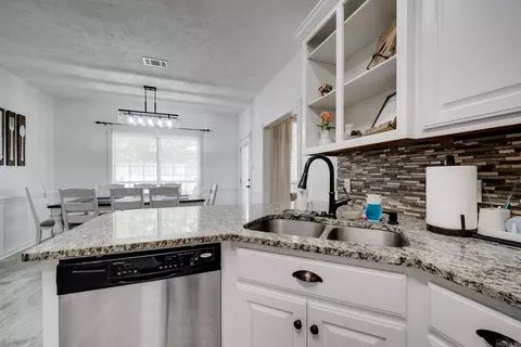 Kitchen - 39 Linda Cir, Greenbrier, AR 72058 photo 4 of 4