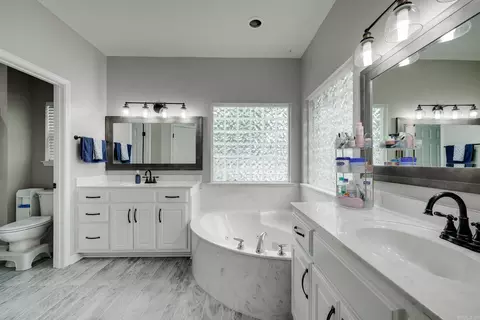 Bath - 39 Linda Cir, Greenbrier, AR 72058 photo 1 of 6