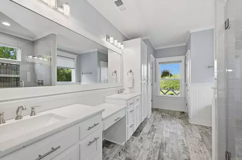 Bath - 4051 Harrison Rd, Benton, AR 72019 photo 3 of 10