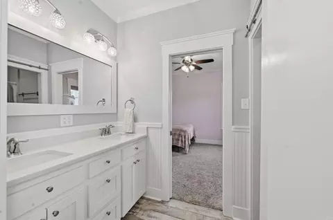 Bath - 4051 Harrison Rd, Benton, AR 72019 photo 8 of 10