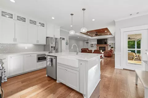 Kitchen - 4051 Harrison Rd, Benton, AR 72019 photo 8 of 8