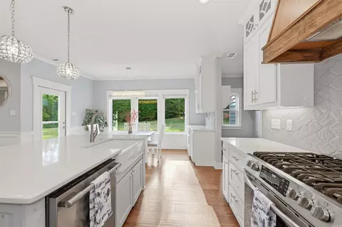 Kitchen - 4051 Harrison Rd, Benton, AR 72019 photo 2 of 8