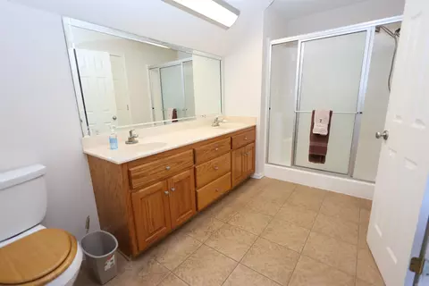 Bath - 125 Clinton Loop, Donaldson, AR 71941 photo 1 of 2