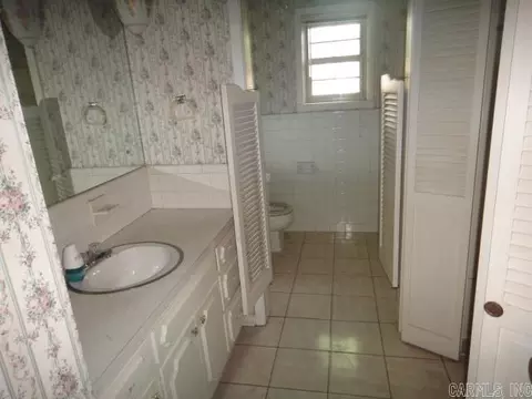 Bath - 4 Mohawk Dr, Searcy, AR 72143 photo 1 of 3