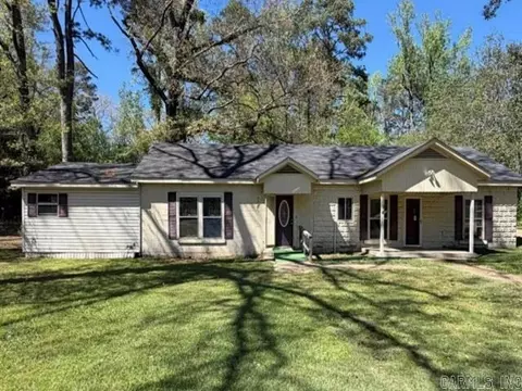 194 Ouachita 54, Camden, AR 71701