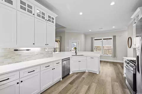 Kitchen - 12 Denali Ln, Cabot, AR 72023 photo 5 of 6