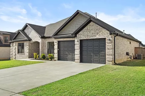 Exterior - 12 Denali Ln, Cabot, AR 72023 photo 3 of 7