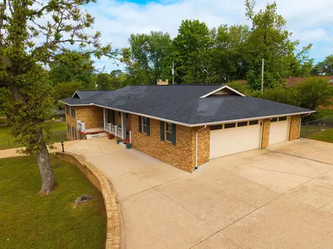835 E 1st St, Mountain Home, AR 72653