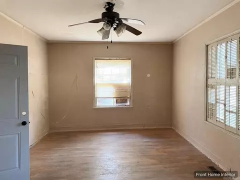 Living - 1707 S Oak St, Pine Bluff, AR 71601 photo 2 of 5
