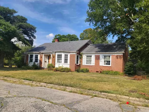 Exterior - 1707 S Oak St, Pine Bluff, AR 71601 photo 2 of 9