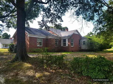 Exterior - 1707 S Oak St, Pine Bluff, AR 71601 photo 2 of 6