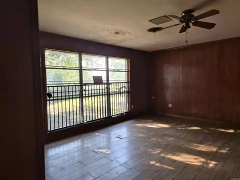 Living - 1707 S Oak St, Pine Bluff, AR 71601 photo 3 of 3