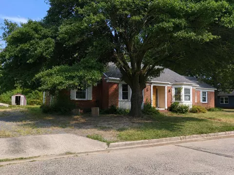 Exterior - 1707 S Oak St, Pine Bluff, AR 71601 photo 3 of 6