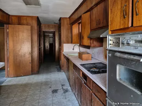 Kitchen - 1707 S Oak St, Pine Bluff, AR 71601 photo 2 of 2