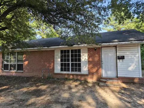 Exterior - 1707 S Oak St, Pine Bluff, AR 71601 photo 7 of 9