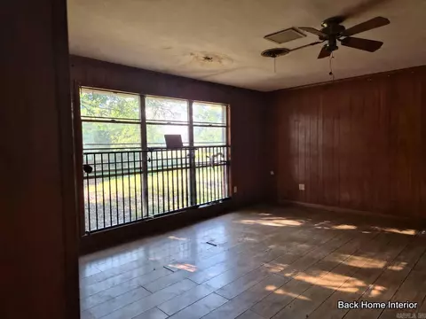 Living - 1707 S Oak St, Pine Bluff, AR 71601 photo 4 of 5