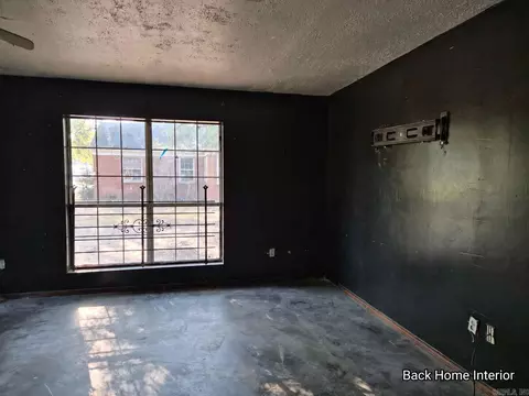 Living - 1707 S Oak St, Pine Bluff, AR 71601 photo 5 of 5