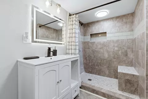 Bath - 2115 S Cherry St, Pine Bluff, AR 71601 photo 1 of 4