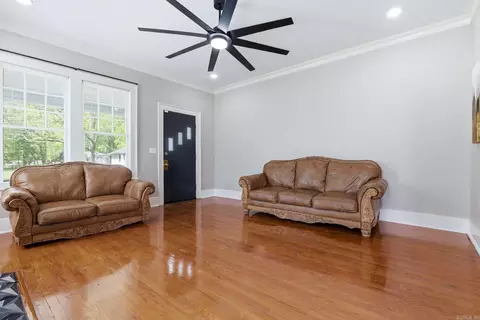 Living - 2115 S Cherry St, Pine Bluff, AR 71601 photo 1 of 3