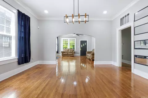 Living - 2115 S Cherry St, Pine Bluff, AR 71601 photo 2 of 3