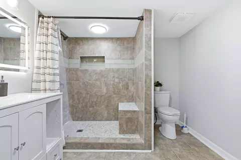 Bath - 2115 S Cherry St, Pine Bluff, AR 71601 photo 2 of 4
