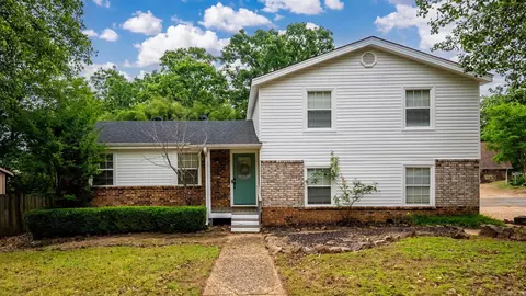 2 Idlewood Pl, Maumelle, AR 72113