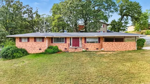 1900 Broken Arrow Dr, North Little Rock, AR 72118