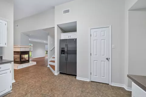 Entry Way - 95 Springwood Ct, Cabot, AR 72023 photo 4 of 6