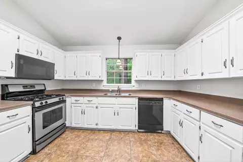 Kitchen - 95 Springwood Ct, Cabot, AR 72023 photo 1 of 1