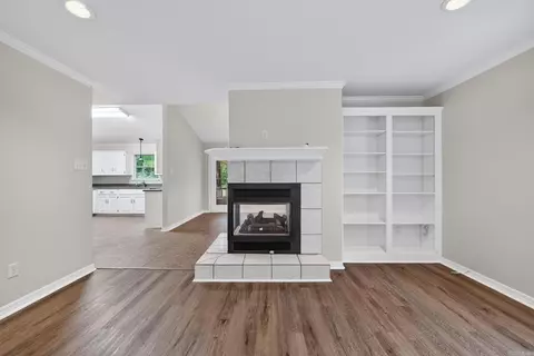Living - 95 Springwood Ct, Cabot, AR 72023 photo 5 of 10