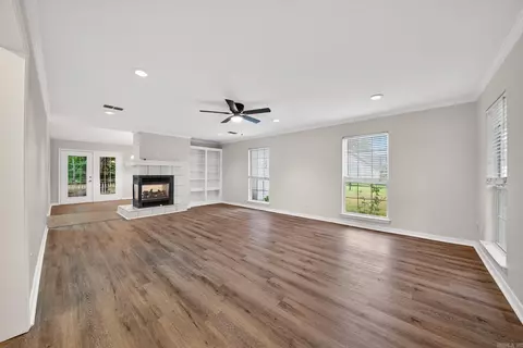 Living - 95 Springwood Ct, Cabot, AR 72023 photo 1 of 10