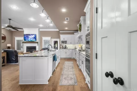 Entry Way - 2319 Abigail Dr, Bryant, AR 72019 photo 3 of 4