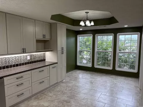Kitchen - 1660 Nighthawk Cir, Conway, AR 72034 photo 2 of 2