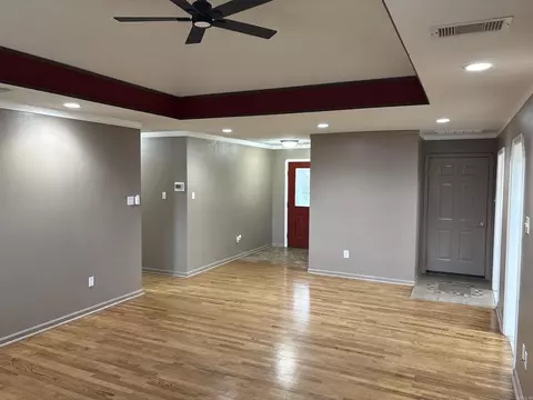 Living - 1660 Nighthawk Cir, Conway, AR 72034 photo 3 of 6
